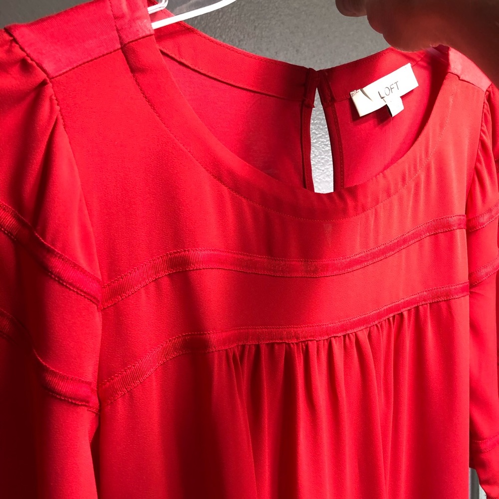 Loft blouse NWT.XS Beautiful bright red color
